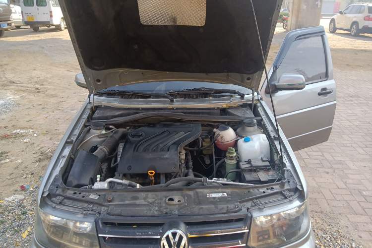 Used Volkswagen Jetta 2010 1.6L Partner Engine Bay
