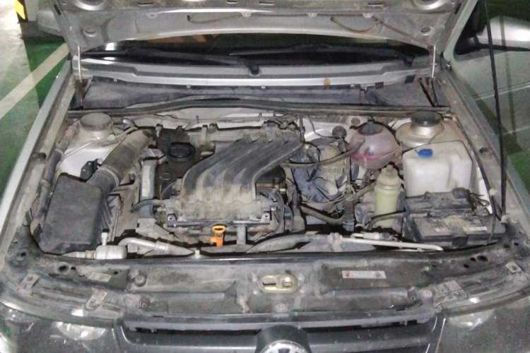 Used Volkswagen Jetta 2010 1.6L Partner Engine Bay