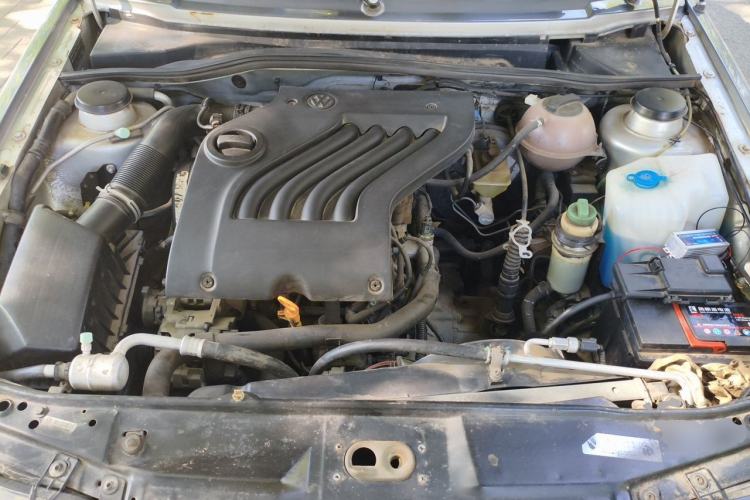 Used Volkswagen Jetta 2010 1.6L Partner Engine Bay