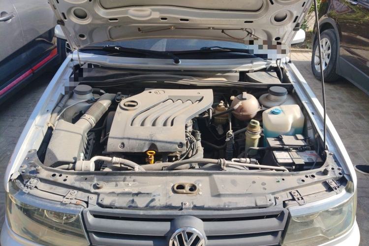 Used Volkswagen Jetta 2010 1.6L Partner Engine Bay