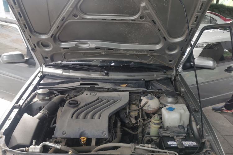 Used Volkswagen Jetta 2010 1.6L Partner Engine Bay