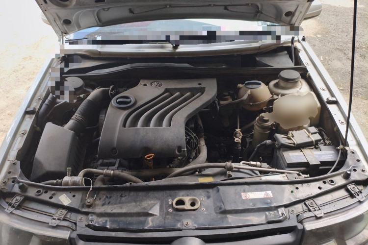 Used Volkswagen Jetta 2010 1.6L Partner Engine Bay
