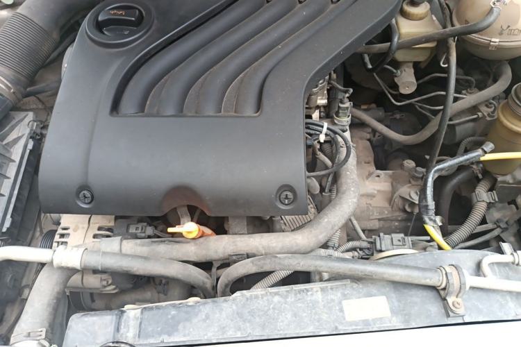 Used Volkswagen Jetta 2010 1.6L Partner Engine Bay