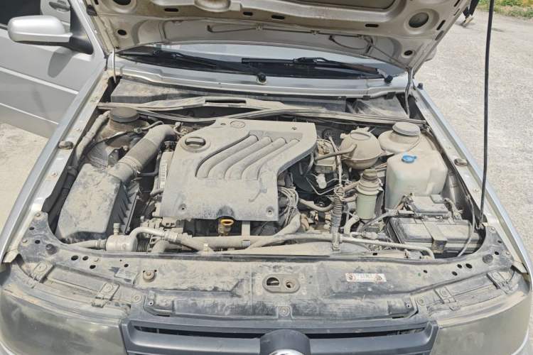 Used Volkswagen Jetta 2010 1.6L Partner Engine Bay
