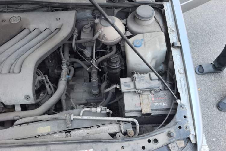 Used Volkswagen Jetta 2010 1.6L Partner Engine Bay Left