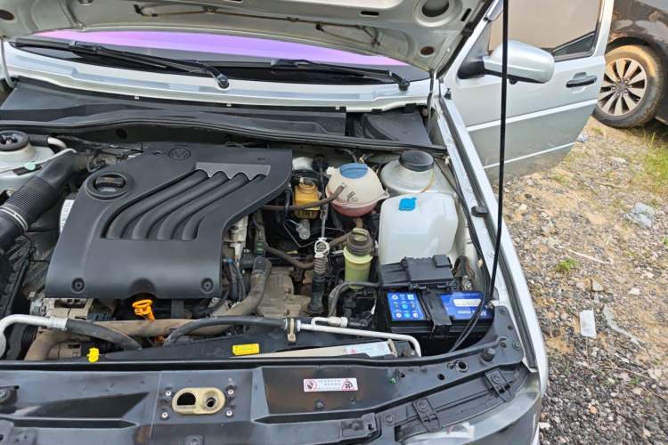 Used Volkswagen Jetta 2010 1.6L Partner Engine Bay Left