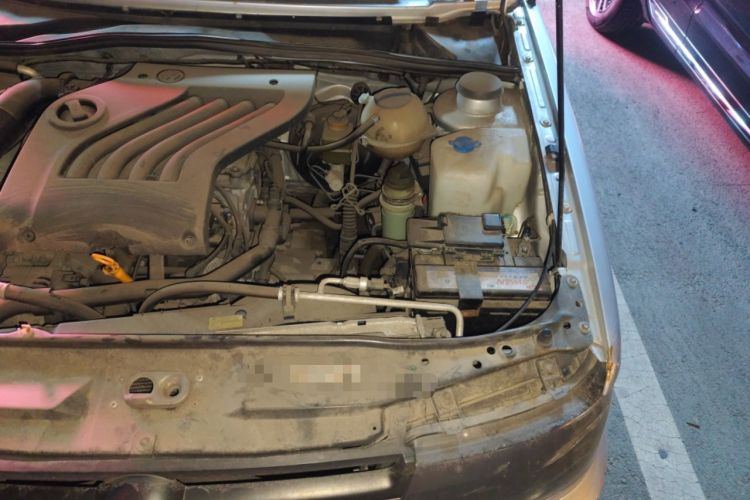 Used Volkswagen Jetta 2010 1.6L Partner Engine Bay Left
