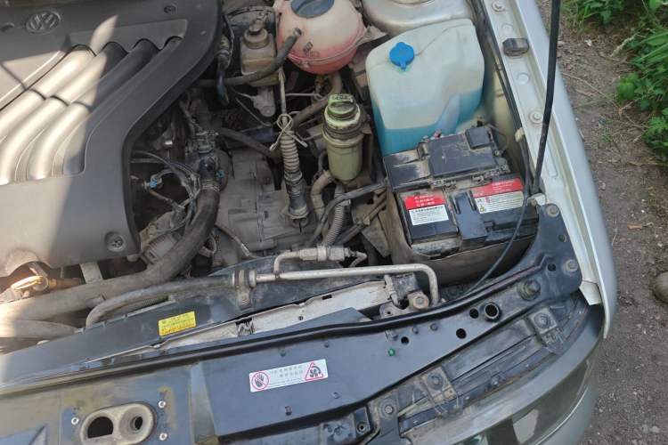 Used Volkswagen Jetta 2010 1.6L Partner Engine Bay Left