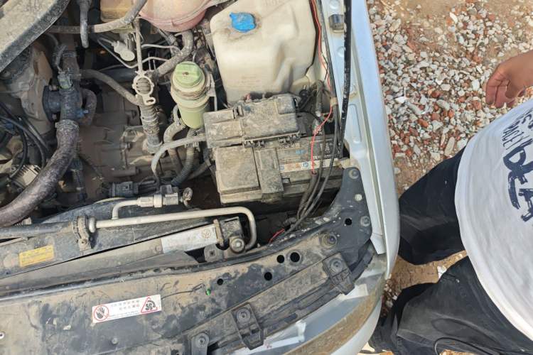 Used Volkswagen Jetta 2010 1.6L Partner Engine Bay Left