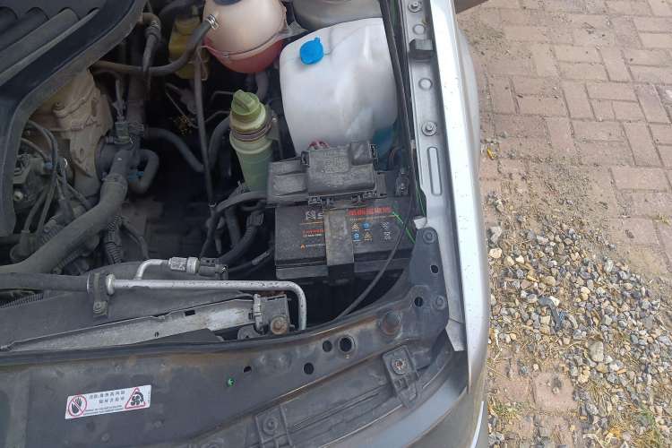Used Volkswagen Jetta 2010 1.6L Partner Engine Bay Left