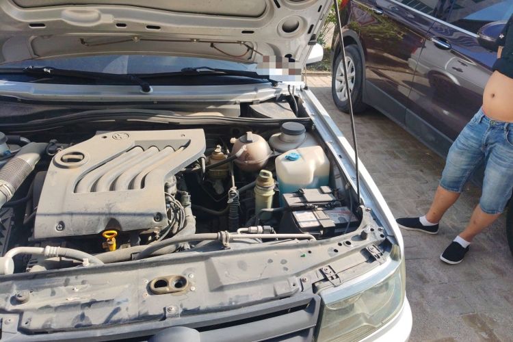Used Volkswagen Jetta 2010 1.6L Partner Engine Bay Left