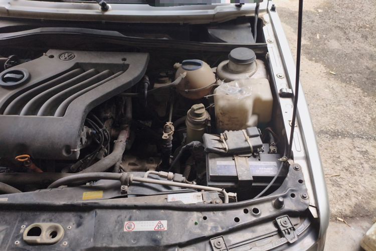 Used Volkswagen Jetta 2010 1.6L Partner Engine Bay Left