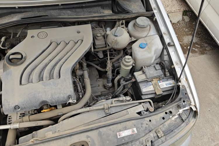 Used Volkswagen Jetta 2010 1.6L Partner Engine Bay Left