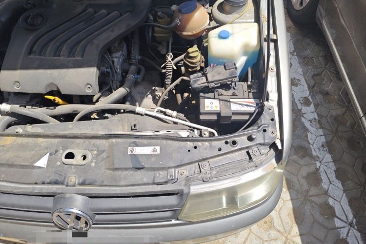 Used Volkswagen Jetta 2010 1.6L Partner Engine Bay Left