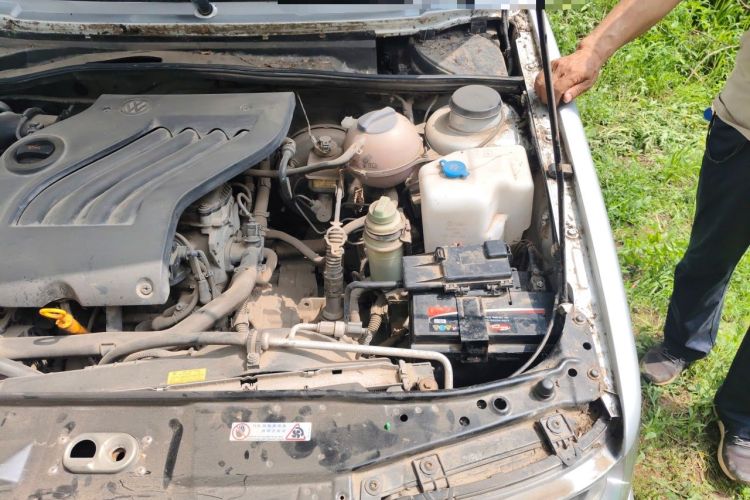 Used Volkswagen Jetta 2010 1.6L Partner Engine Bay Left