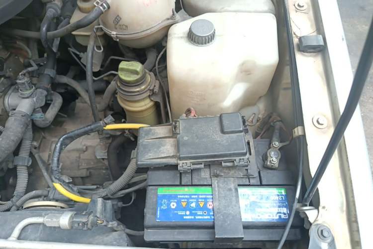 Used Volkswagen Jetta 2010 1.6L Partner Engine Bay Left