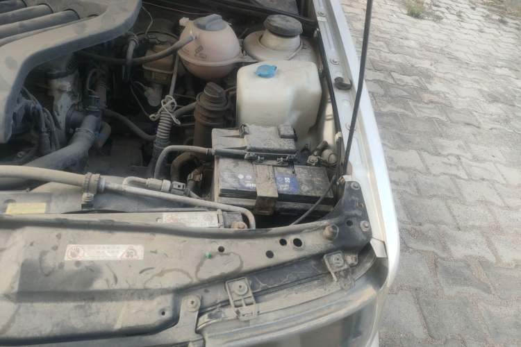 Used Volkswagen Jetta 2010 1.6L Partner Engine Bay Left