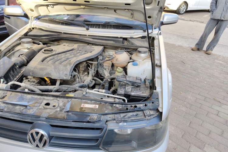 Used Volkswagen Jetta 2010 1.6L Partner Engine Bay Left