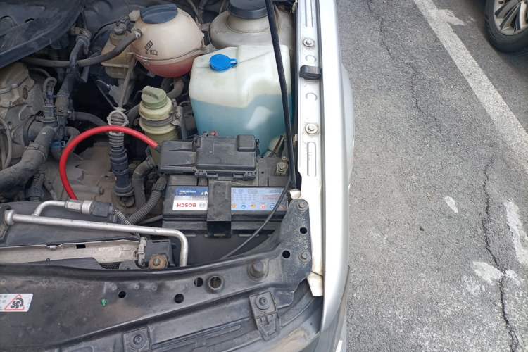 Used Volkswagen Jetta 2010 1.6L Partner Engine Bay Left