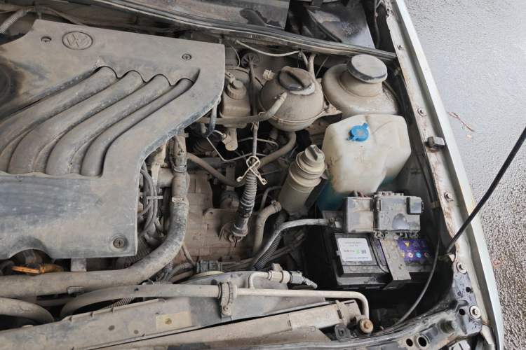 Used Volkswagen Jetta 2010 1.6L Partner Engine Bay Left