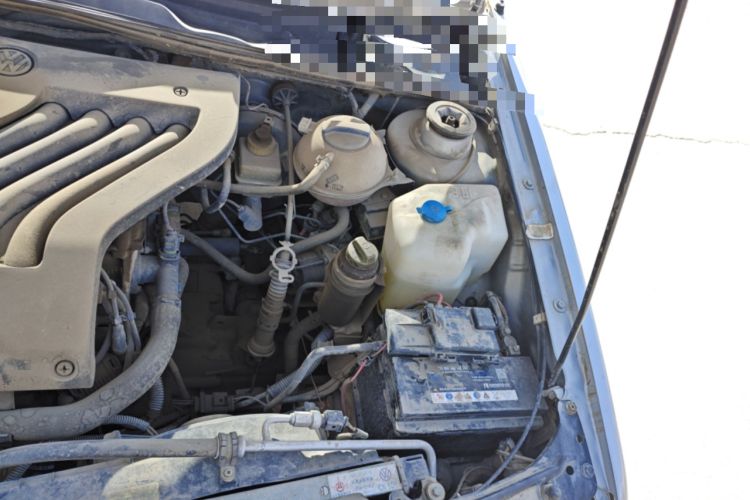 Used Volkswagen Jetta 2010 1.6L Partner Engine Bay Left