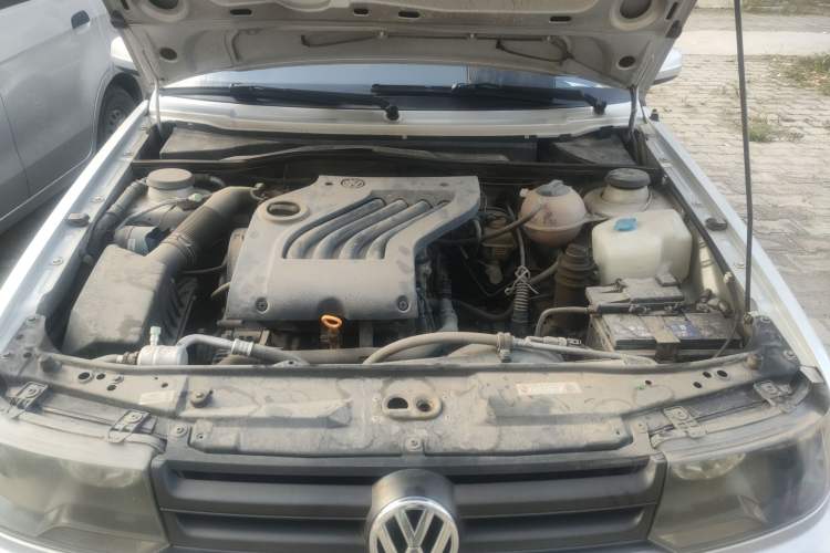 Used Volkswagen Jetta 2010 1.6L Partner Engine Bay