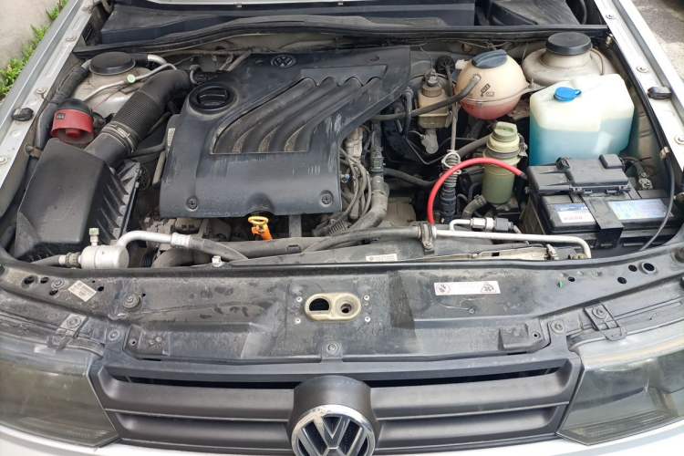 Used Volkswagen Jetta 2010 1.6L Partner Engine Bay