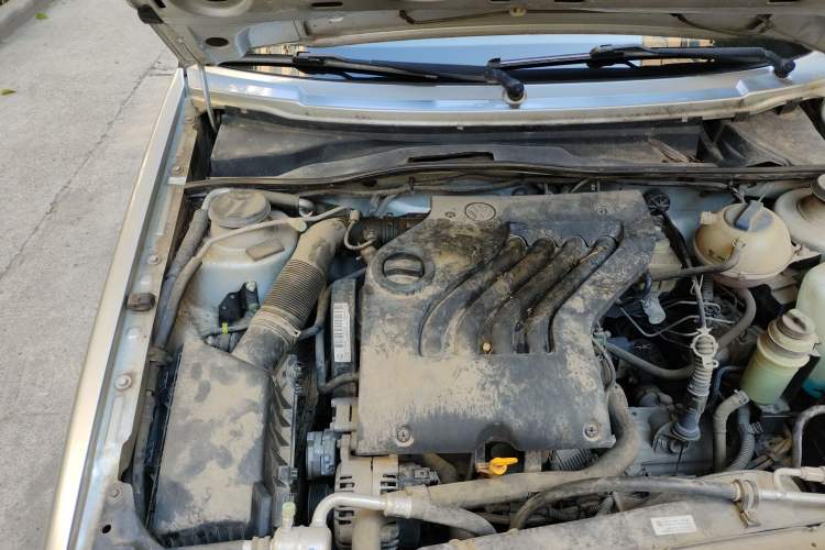 Used Volkswagen Jetta 2010 1.6L Partner Engine Bay Right