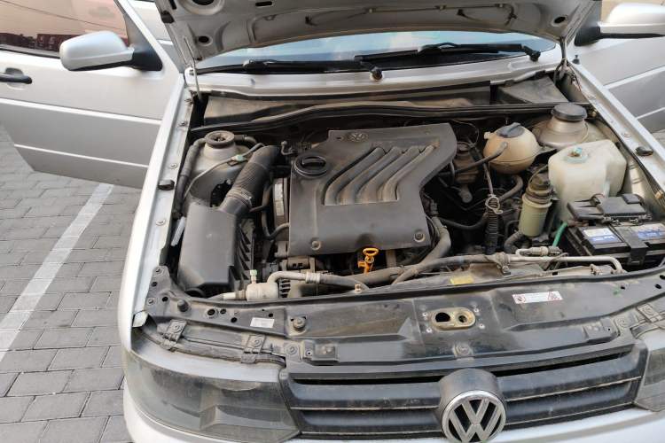 Used Volkswagen Jetta 2010 1.6L Partner Engine Bay Right