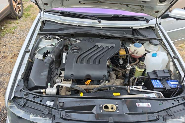 Used Volkswagen Jetta 2010 1.6L Partner Engine Bay Right