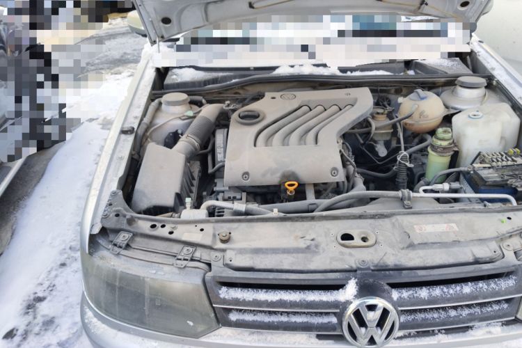 Used Volkswagen Jetta 2010 1.6L Vanguard Engine Bay Right