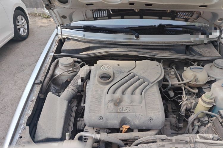 Used Volkswagen Jetta 2010 1.6L Partner Engine Bay Right