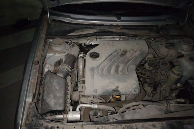 Used Volkswagen Jetta 2010 1.6L Partner Engine Bay Right