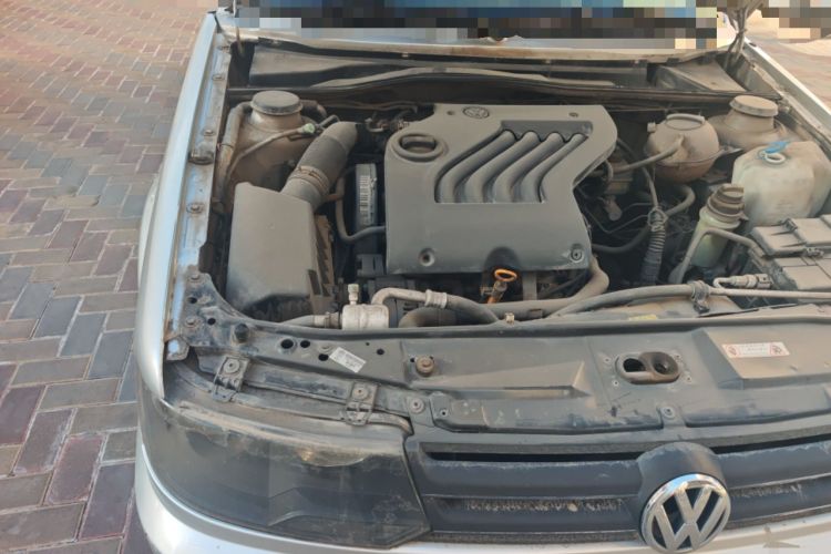 Used Volkswagen Jetta 2010 1.6L Vanguard Engine Bay Right