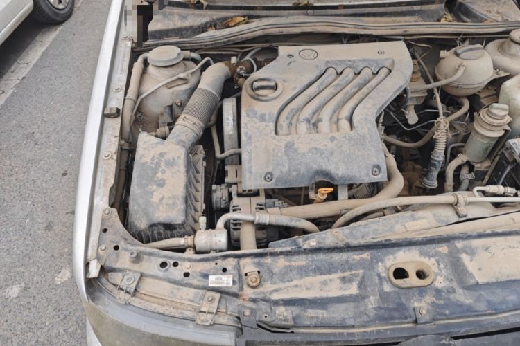 Used Volkswagen Jetta 2010 1.6L Vanguard Engine Bay Right