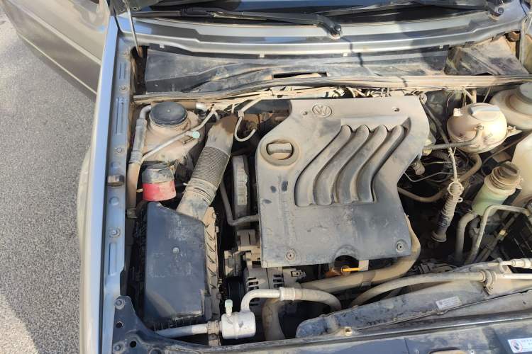 Used Volkswagen Jetta 2010 1.6L Partner Engine Bay Right