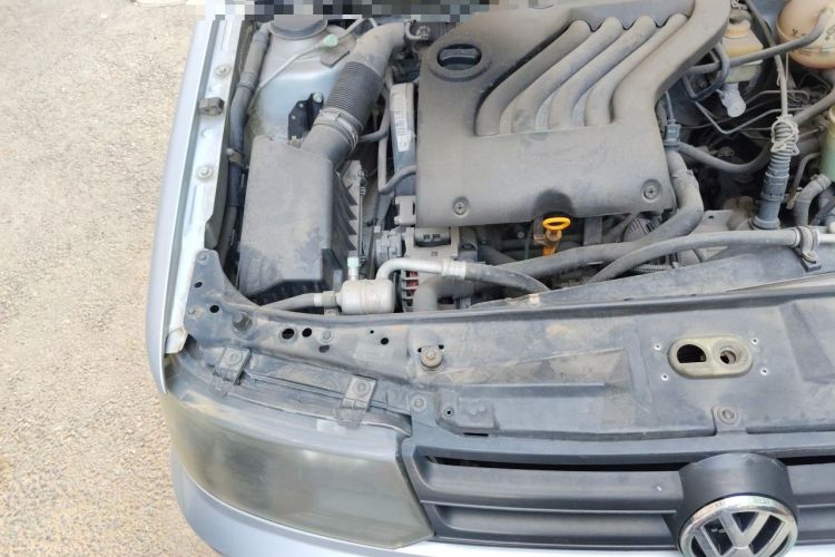 Used Volkswagen Jetta 2010 1.6L Partner Engine Bay Right