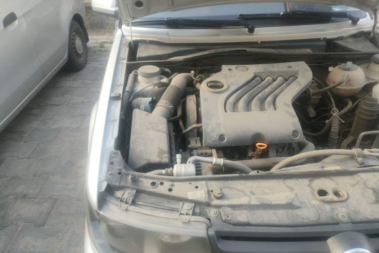 Used Volkswagen Jetta 2010 1.6L Partner Engine Bay Right