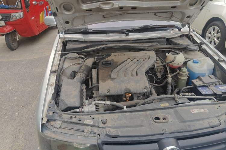 Used Volkswagen Jetta 2010 1.6L Partner Engine Bay Right