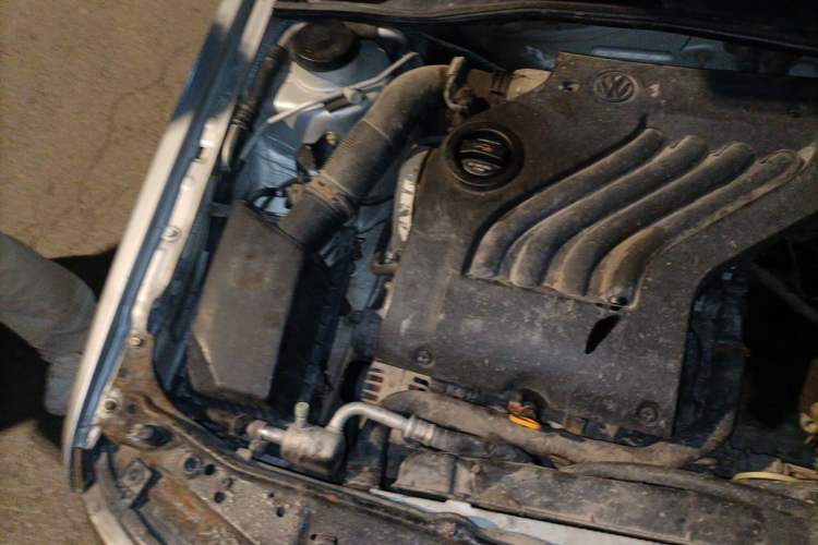 Used Volkswagen Jetta 2010 1.6L Partner Engine Bay Right