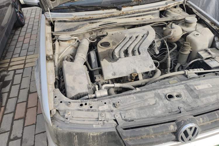 Used Volkswagen Jetta 2010 1.6L Partner Engine Bay Right