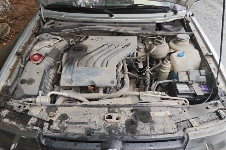 Used Volkswagen Jetta 2010 1.6L Partner Engine Bay
