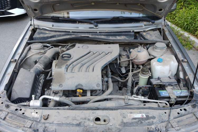 Used Volkswagen Jetta 2010 1.6L Partner Engine Bay