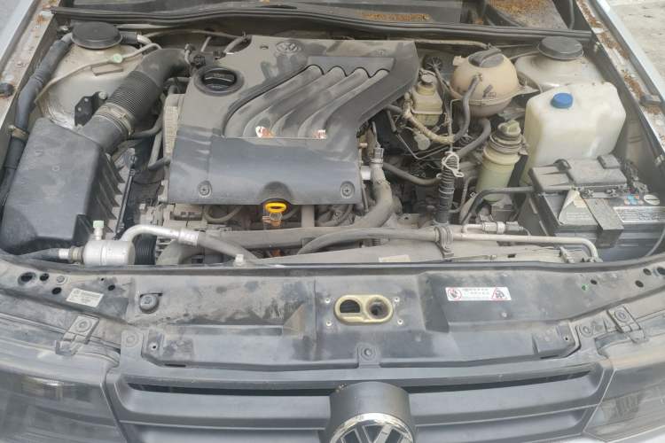 Used Volkswagen Jetta 2010 1.6L Partner Engine Bay