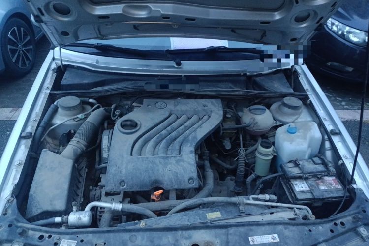 Used Volkswagen Jetta 2010 1.6L Partner Engine Bay