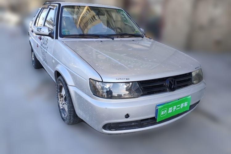 Used Volkswagen Jetta 2010 1.6L Partner Front Right 45 Deg