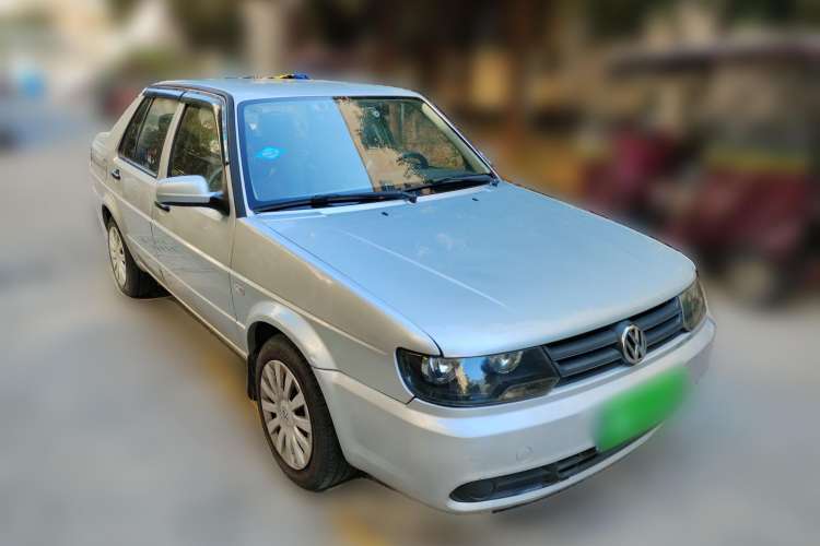Used Volkswagen Jetta 2010 1.6L Partner Front Right 45 Deg