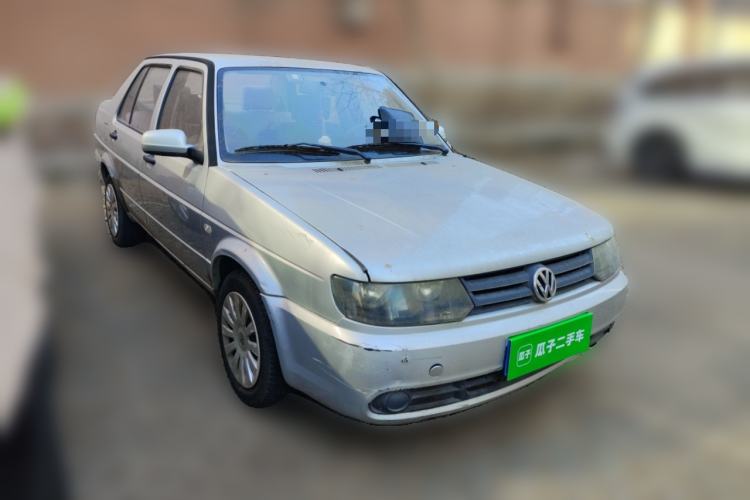 Used Volkswagen Jetta 2010 1.6L Partner Front Right 45 Deg