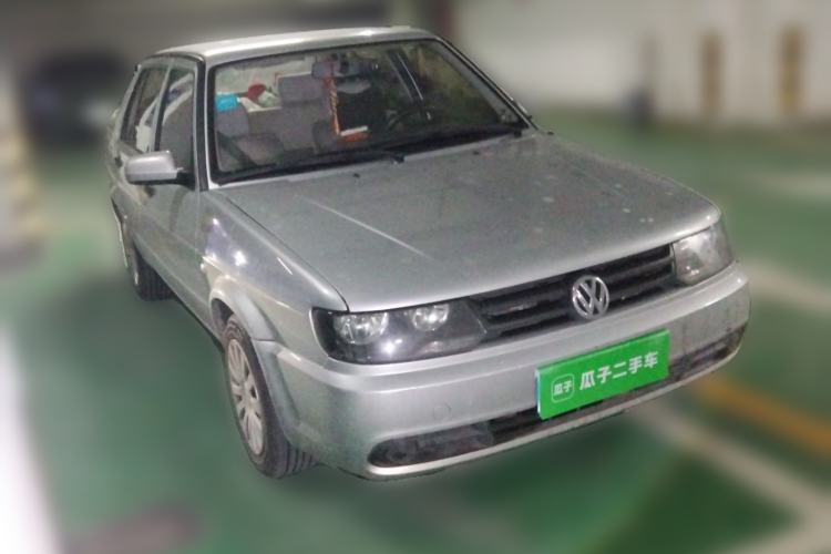 Used Volkswagen Jetta 2010 1.6L Partner Front Right 45 Deg