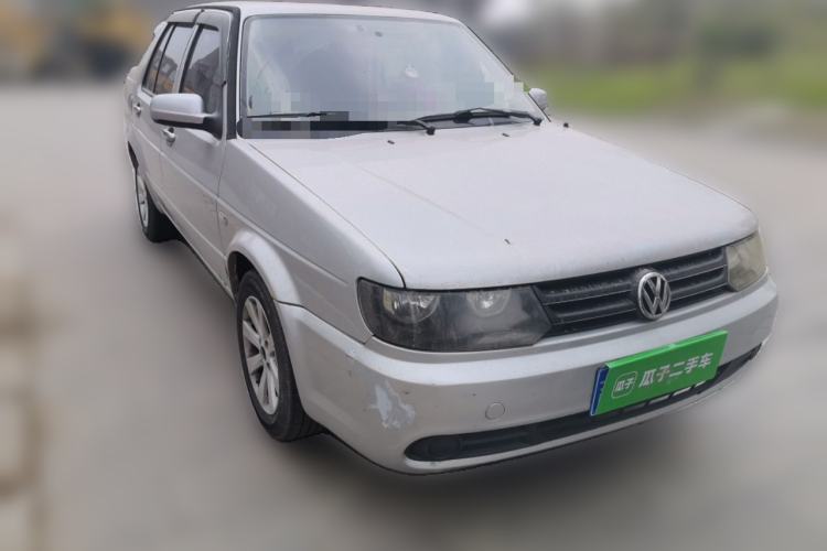 Used Volkswagen Jetta 2010 1.6L Partner Front Right 45 Deg